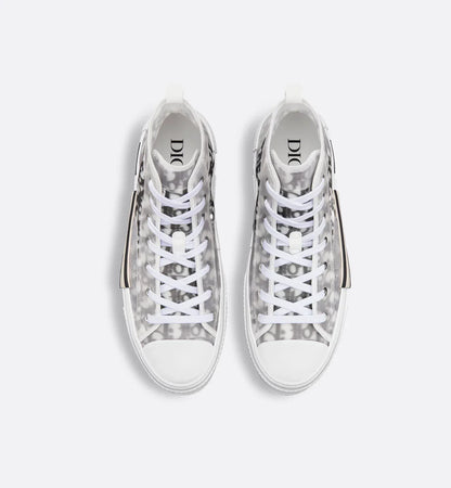 High Top Sneaker