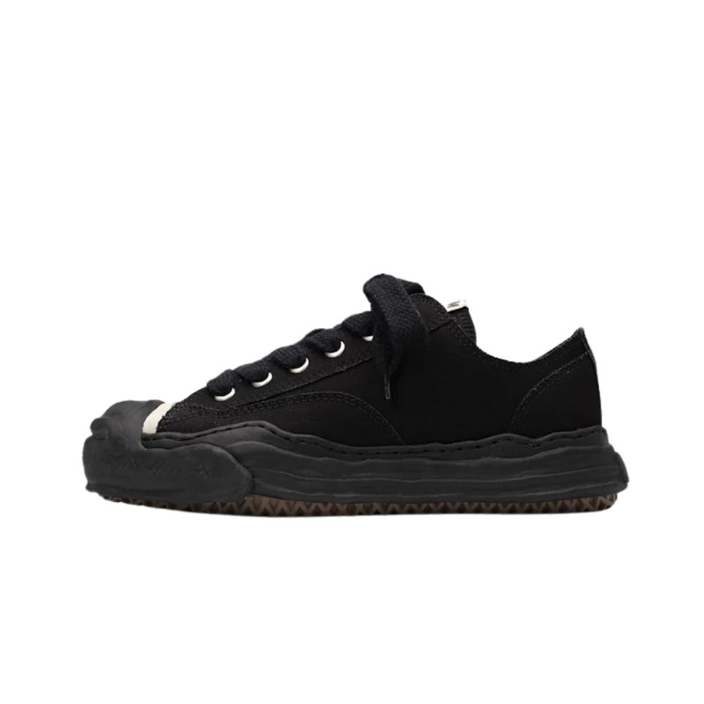 Low top Sneaker