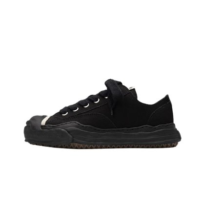 Low top Sneaker