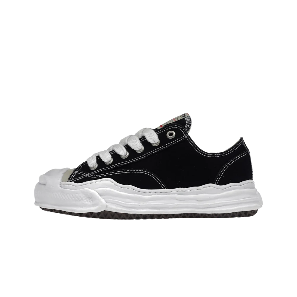 Low top Sneaker