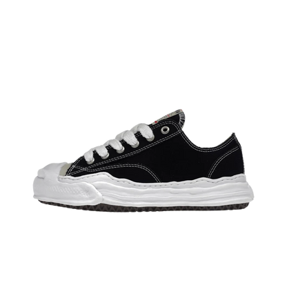 Low top Sneaker
