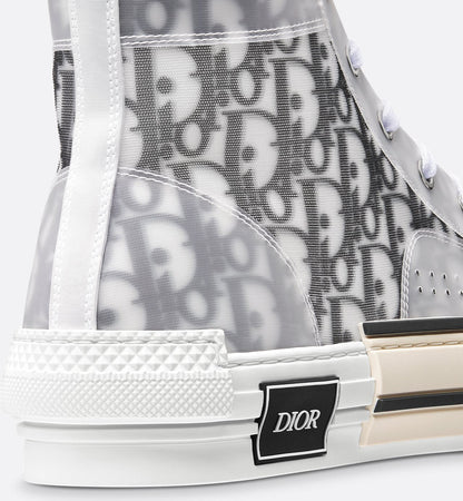 High Top Sneaker